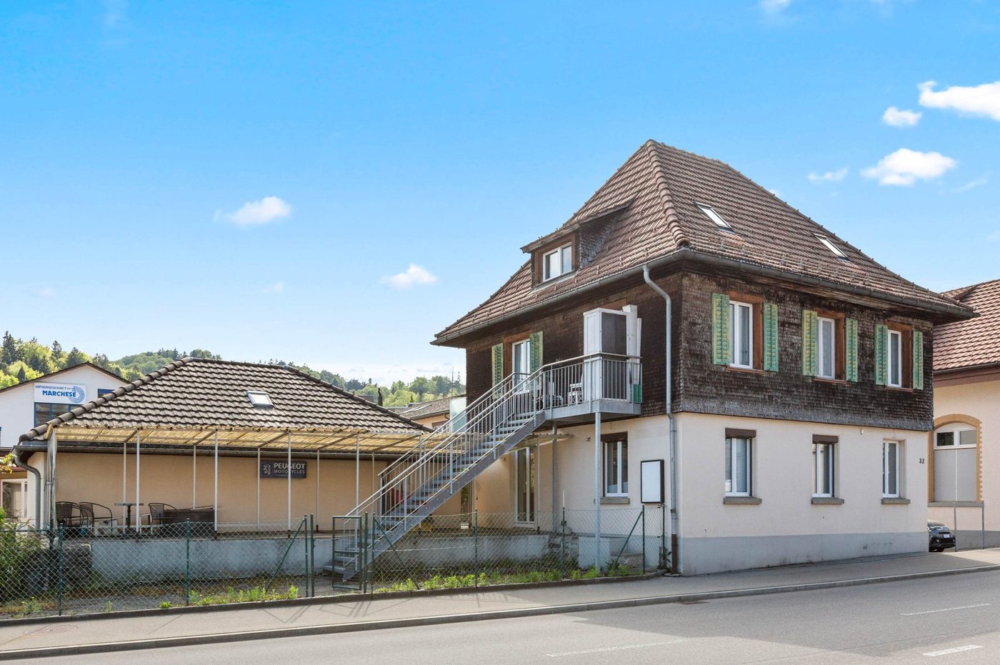 Ein flexibles Zuhause für Gestalter! Wohn- und Geschäftshaus in Laupen ZH